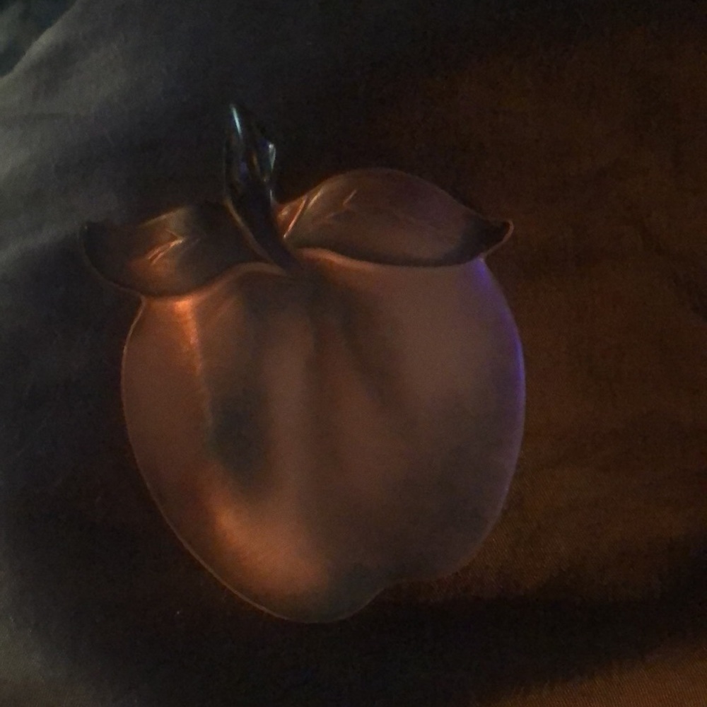 Apple Pendant - Picture 2 of 3